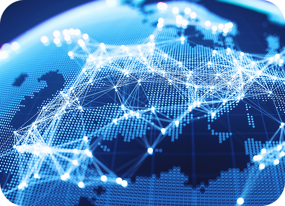 Een close-up van een wereldbol opgebouwd uit blauwe stippen, met daaroverheen een netwerk van witte lijnen die verbonden zijn door witte punten op de knooppunten.